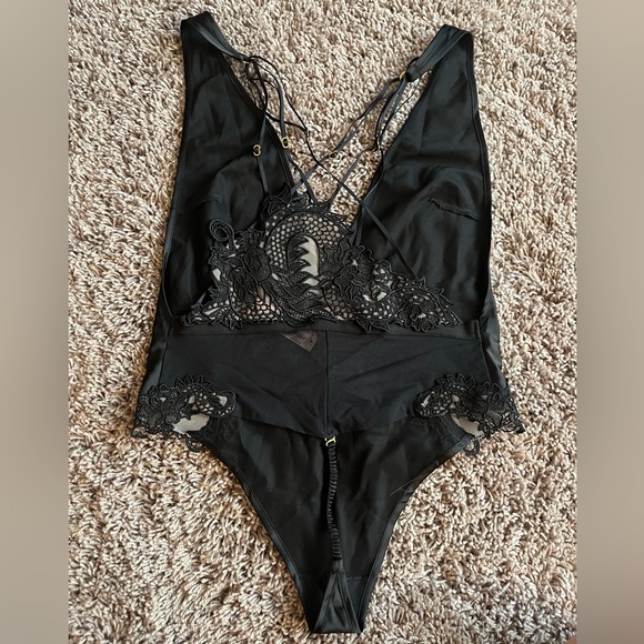 NEW Victoria Secret Dragon Appliqué Teddy - Picture 3 of 7